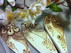 Wood-burned-wooden-spoons-from-Parizadhe