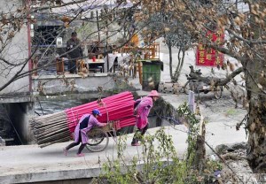 Check-out-Sichuan's-Incense-manufacturing-Village-10