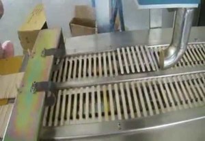 Ice-Cream-Sticks-Laser-Branding-Machine-3