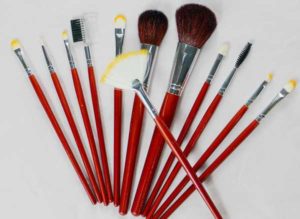 cosmetic-brusher-wooden-handle-making-machine