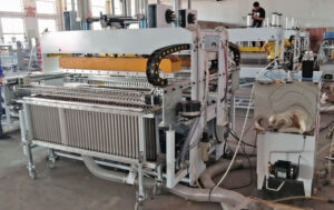 High Speed Disposable Wooden Spoon Forming Machine with Bulk Loading and Discharging