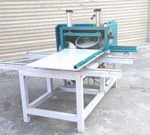 Automatic-Triangle-Wooden-Wedge-Sawing-Making-Machine